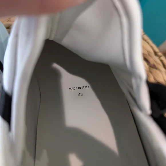 Givenchy Spectre Runner Zip Calf Leather Sneakers - Picture 9 of 14